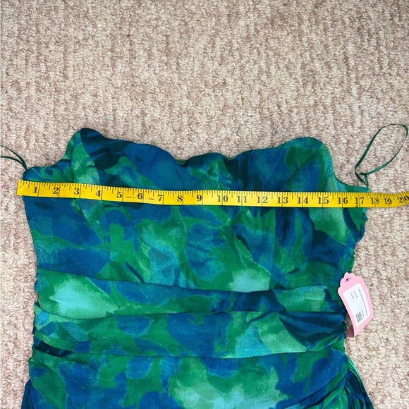 Elegant Green Floral Dress - Picture 11 of 13